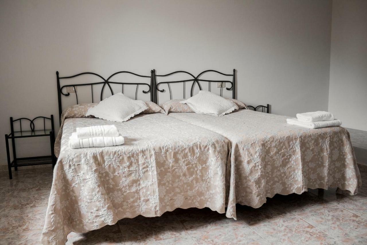 Pension Casa Maruja Castromayor ภายนอก รูปภาพ